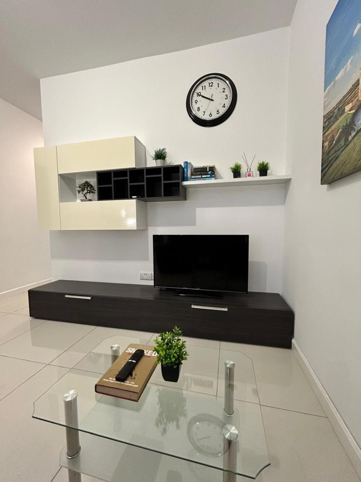 Tjs 2 * Gzira